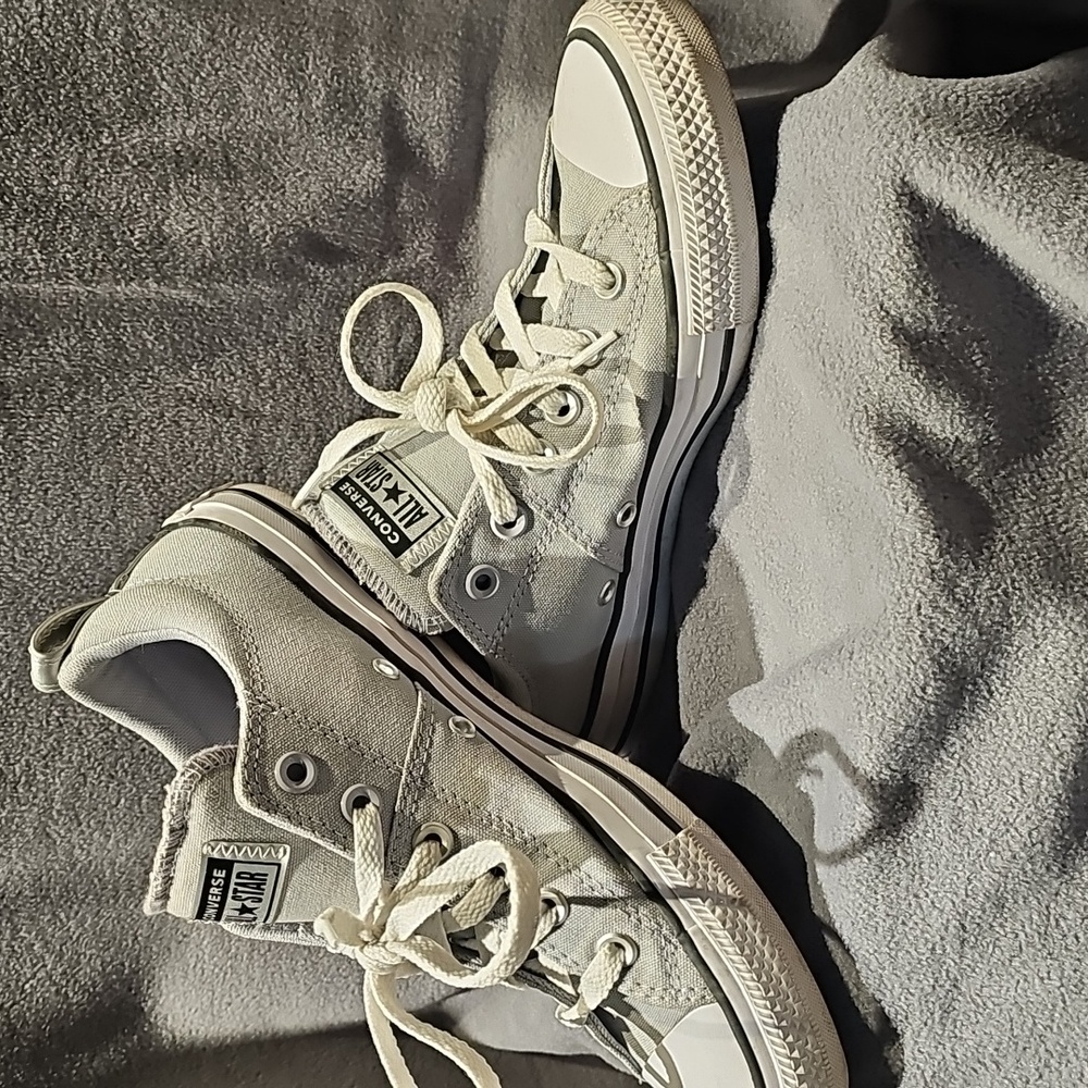 Converse light gray sneakers  size 8 - Picture 5 of 8